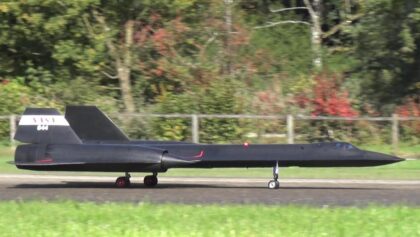 Roger Knobel Blackbird SR-71 Scale RC Turbine Model Jet and