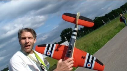 SEA FURY HIGH SPEED RC MODELL AIRPLANE Klein aber Fein
