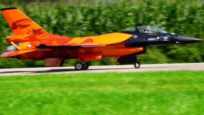 STUNNING!! RC HELICOPTER AND TURBINE MODEL JET FORMATION ROYAL NETHERLANDS