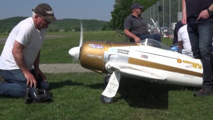 Screaming RC Airplane Bear Cat Reno Racer Model