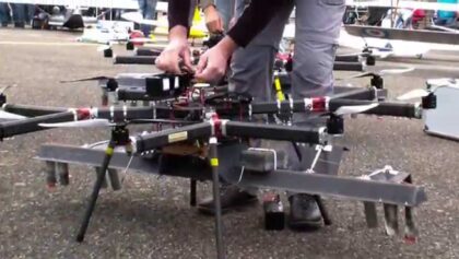 Two Gigantic Gryphon Dynamics Heavy Duty Industrie-Drohne Flugtag Hausen 2014