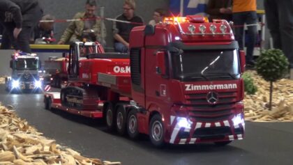 X-TREME RC TRUCK MERCEDES 4 AXES LOWER-LOADER WITH STEERING AXES